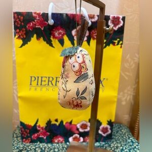 Pierre Deux Vtg. Fabric Pineapple 🍍 Accent Piece
